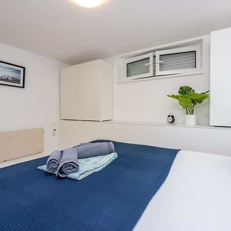 Podvezanec Apartment Драмал Екстериор снимка